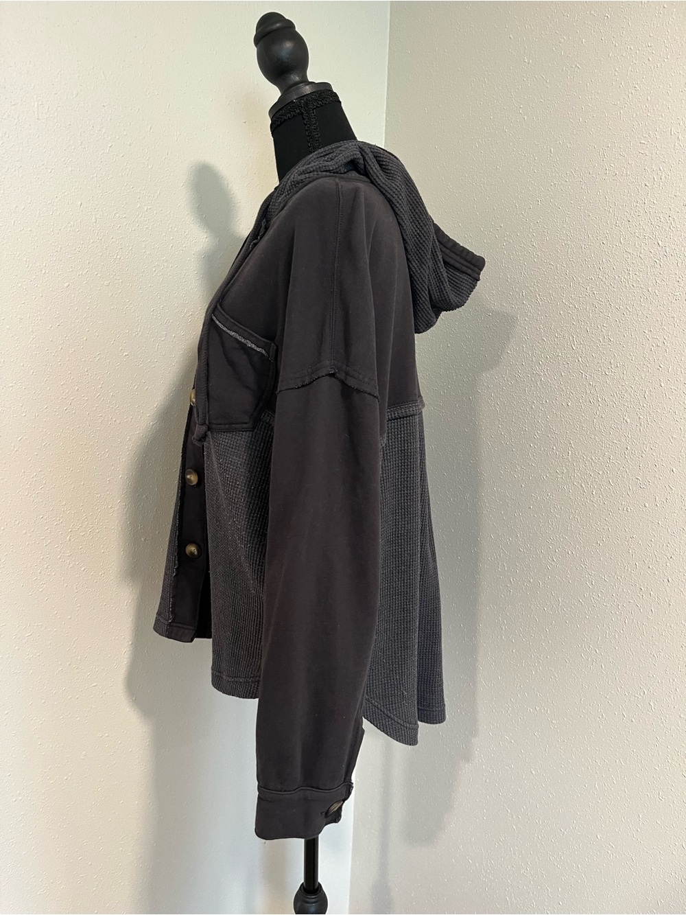 American Eagle Lived In Relaxed Hooded Button-Up Jacket in Charcoal-XSMALL - Picture 4 of 6